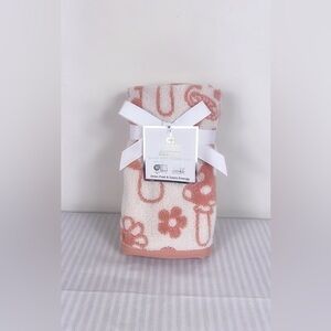 Deborah Connolly Mushroom Finger Tip Towels Pink White Quick Dry Set of 2 NEW